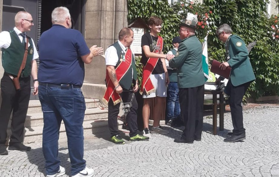 Ehrung der jungen Majestäten